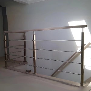 Balustrada Barierka ze Stali Nierdzewnej Przekrój Kwadratowy - Kompletna Balustrada Nierdzewna do Samodzielnego Montażu na Wymiar